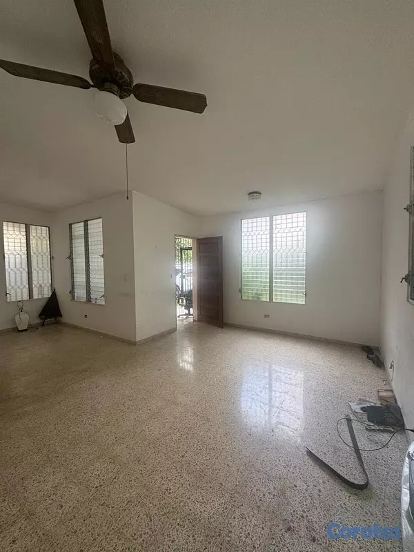 apartamentos - vendo casa jardines del Sur jardín patio tres habitaciones ideal para remodelar  18