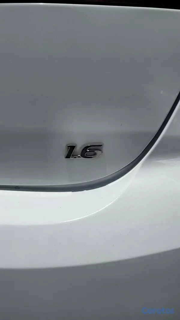 carros - HYUNDAI AVANTE 2019 SACALO CON $300 DE INICIAL 10