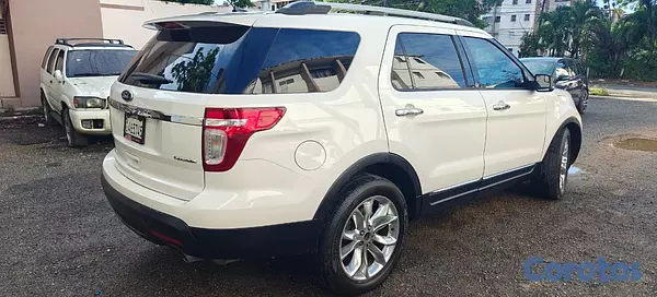 jeepetas y camionetas - Vendo Ford Explorer 2013 4