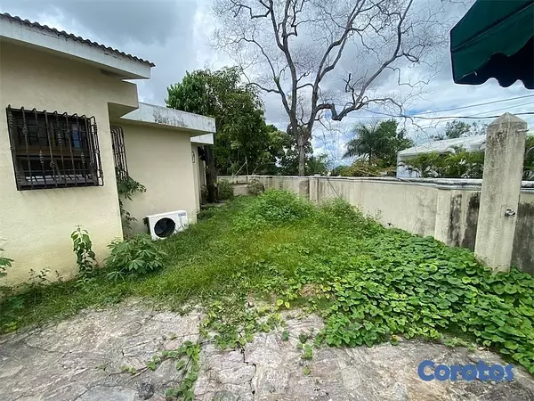 casas - Venta de casa 1000mts cerca del jardín botánico Arroyo Hondo Distrito Nacional 8