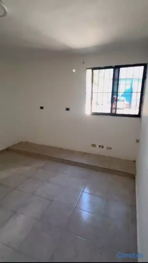 oficinas y locales comerciales - Nave Industrial de 240 m² - Bavaro 3