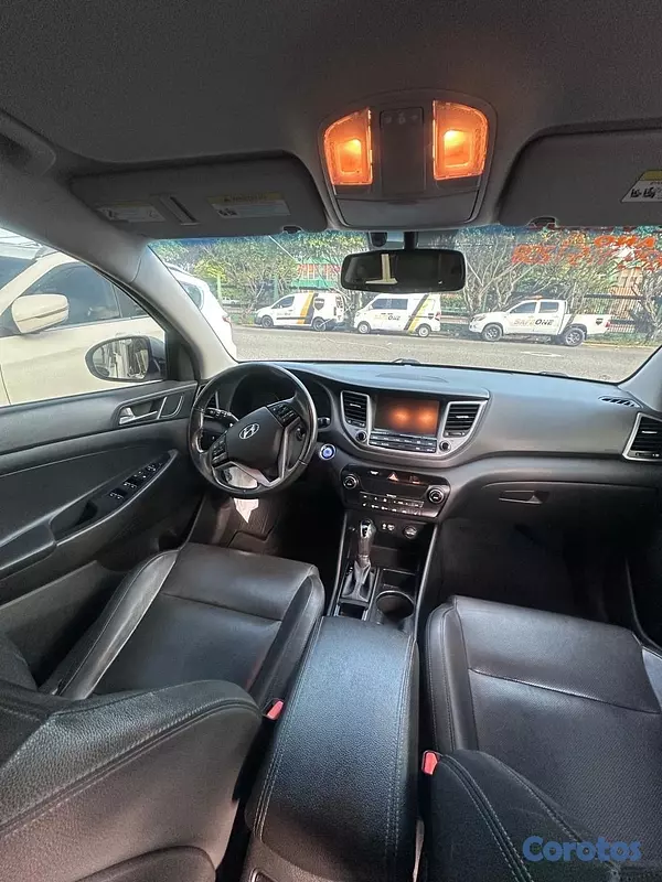 jeepetas y camionetas - Hyundai Tucson 2017 gris 7