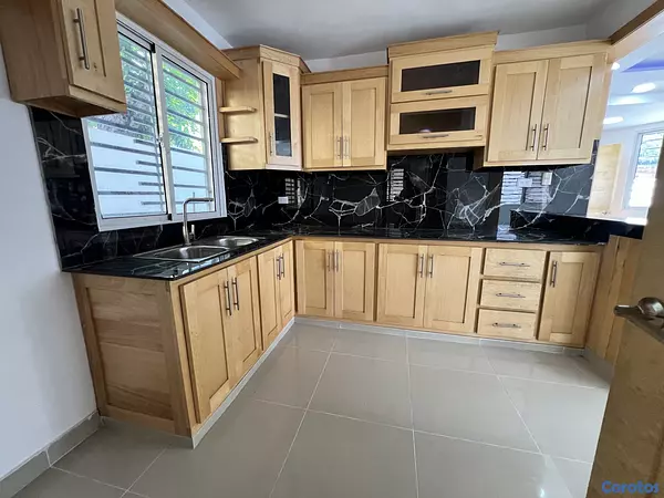 casas - venta de casa con piscina en la autopista de san Isidro brisa oriental  8