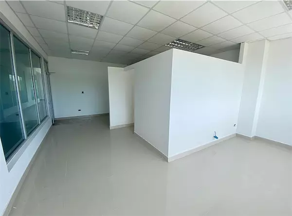 oficinas y locales comerciales - Local en los jardines 4