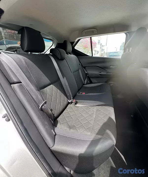 jeepetas y camionetas - Nissan Kicks SV 2020 9