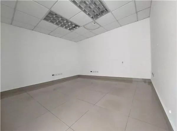 oficinas y locales comerciales - Local amplio de 300 metros 3