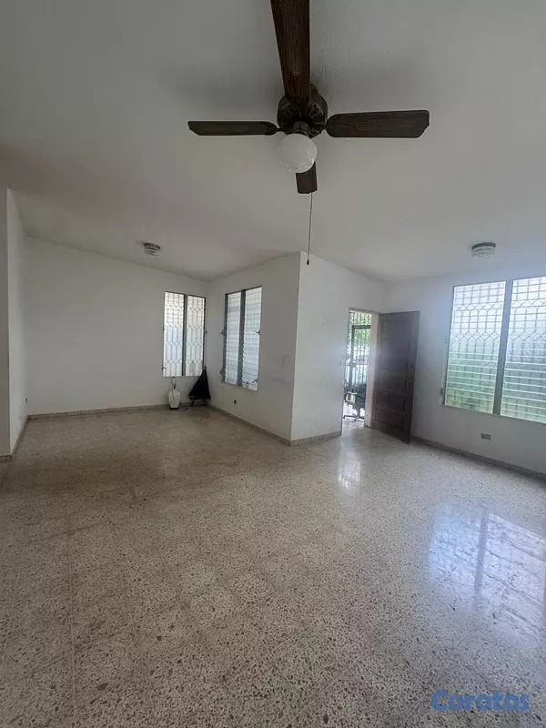 apartamentos - vendo casa jardines del Sur jardín patio tres habitaciones ideal para remodelar  19