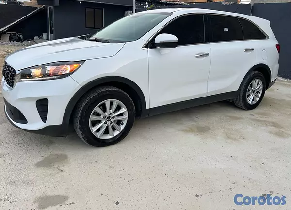 jeepetas y camionetas - Kia Sorento 2020 3 filas 4 cilindros 6