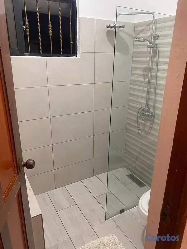 casas - Casa de 3 habitaciones 2 baños en venta en Colinas 10