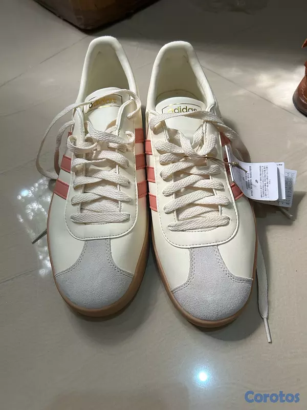 zapatos para mujer - diversos tipo y marcas de tenis a la venta motivo de viaje  12