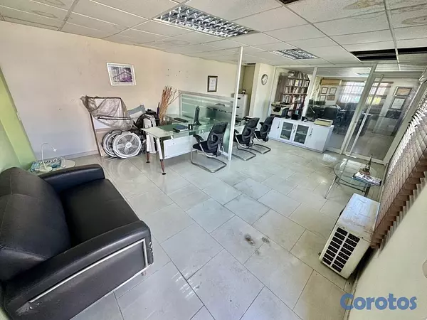 oficinas y locales comerciales - Local Comercial en Alquiler Renacimiento  5