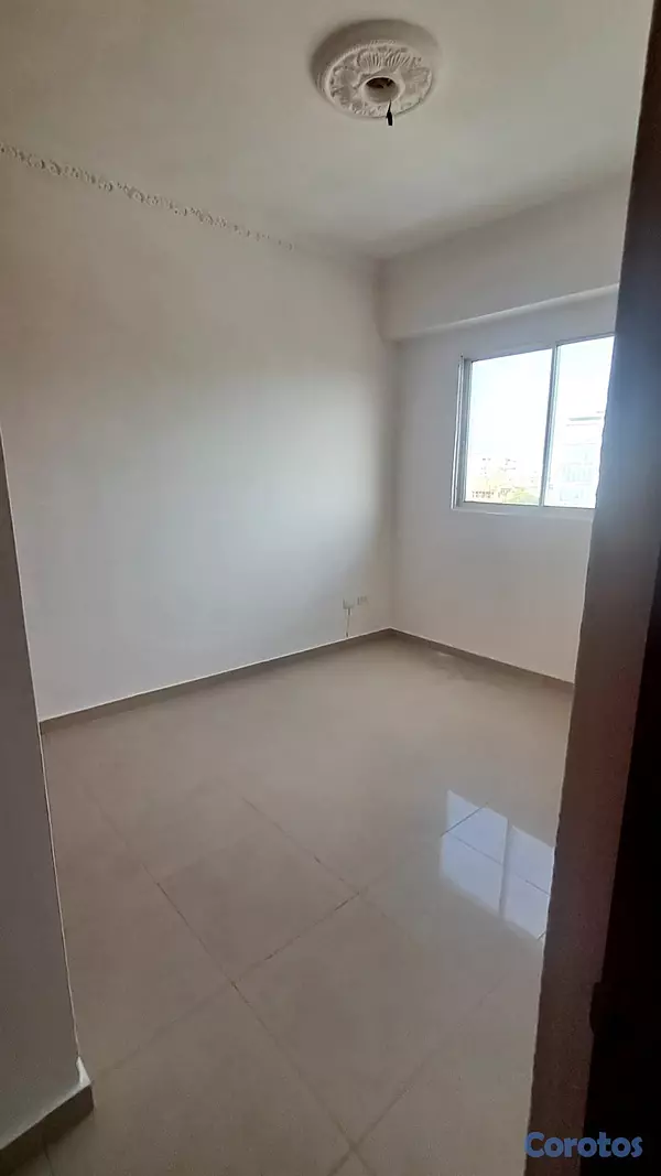 apartamentos - Vendo apt en Evaristo Morales de 3 hab y 3 parqueo 4