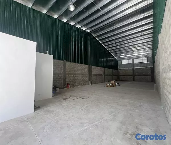 solares y terrenos - Alquilo Naves en Punta Cana, cerca de la Domingo Maiz y de Unidos 5