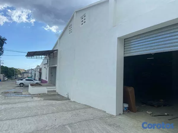 oficinas y locales comerciales - Naves Industriales Av. Independencia cerca de casa España 3