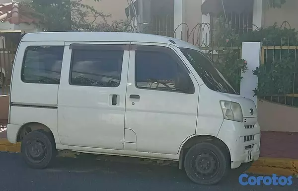 otros vehiculos - Se vende guagua de hijet 2014 6