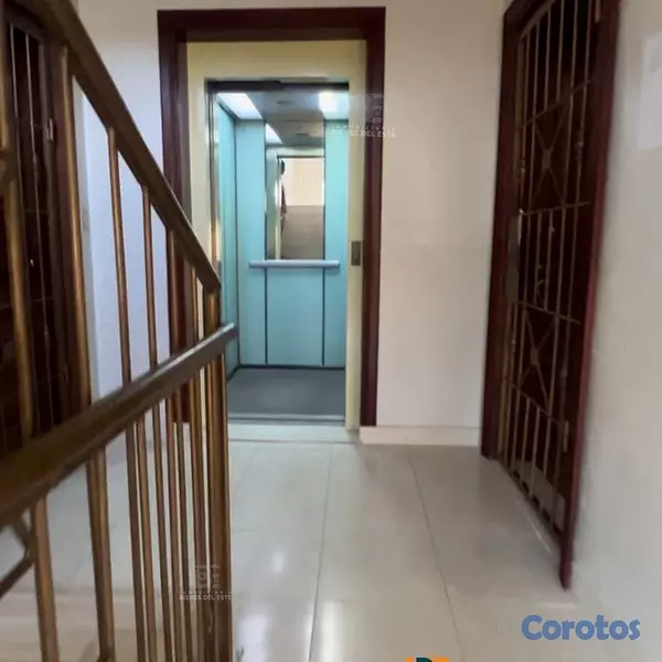 apartamentos - SE VENDE Amplio Apartamento CON ASCENSOR, PISCINA, 6