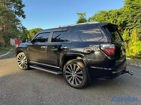 jeepetas y camionetas - 🚙 ¡OPORTUNIDAD! SUV DE LUJO EN EXCELENTE ESTADO 🚙
 9
