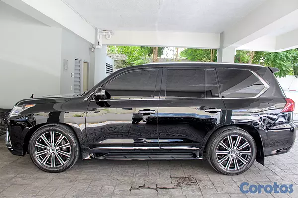jeepetas y camionetas - Lexus LX 570 2020 8