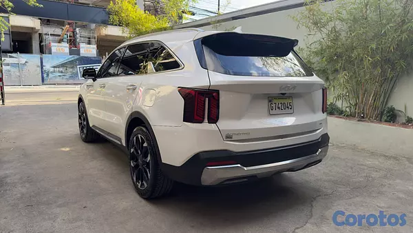 jeepetas y camionetas - Kia Sorento 2025 Limited 10