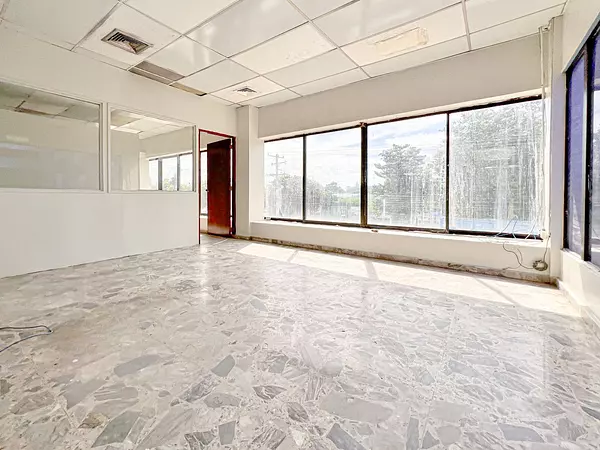 oficinas y locales comerciales - 🔵 Alquilo Nave 3,600 mts en herrera  Av Luperon  3