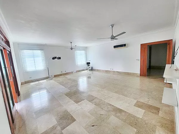 casas - Casa en alquiler en Villa María, Santiago, cerca de todo 5