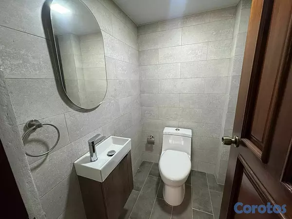 apartamentos - ALQUILO Amplio Apartamento Clásico con 205 m² en E 11