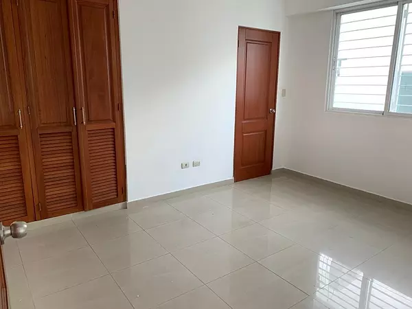 apartamentos - Alquiler con LB
GAZCUE
1 Hab
1,5 Baños
Hab de servicio
1 parqueo
USD$ 800 8