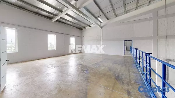 oficinas y locales comerciales - Nave industrial en alquiler en La Autopista Duarte 9
