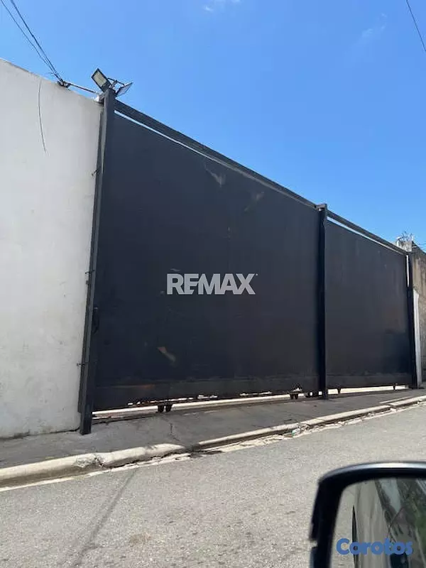 oficinas y locales comerciales - Local comercial de 700mt2 en alquiler en Altos de  3