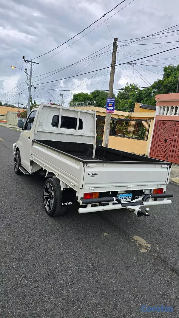 jeepetas y camionetas - toyota lite ace 2023 
6,000 klm version delta comercial no es guía cambiado 9