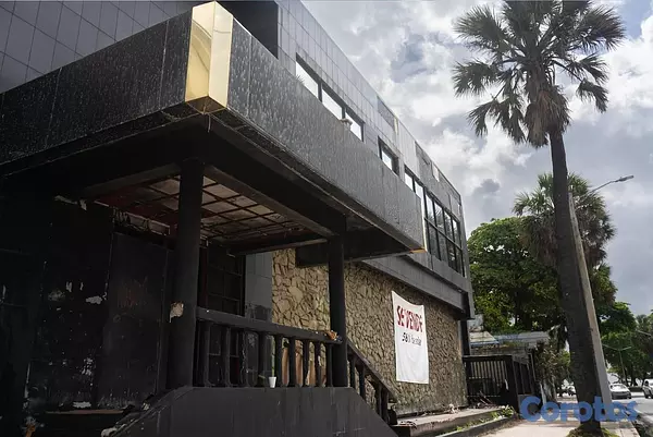 oficinas y locales comerciales - Vendo Local Comercial en El Cacique 2