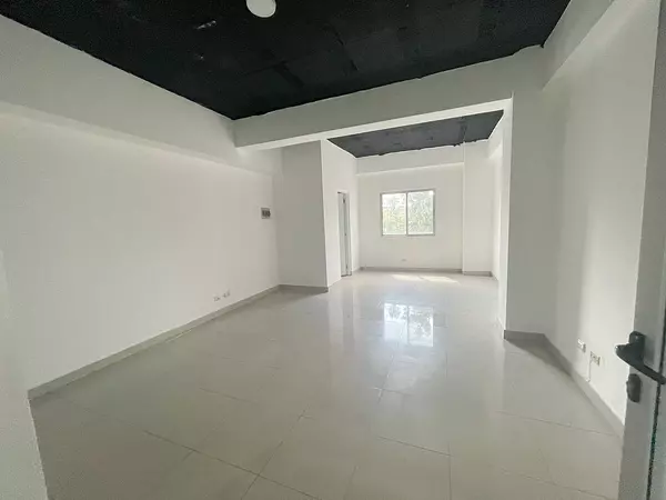 oficinas y locales comerciales - Local céntrico y comercial  3