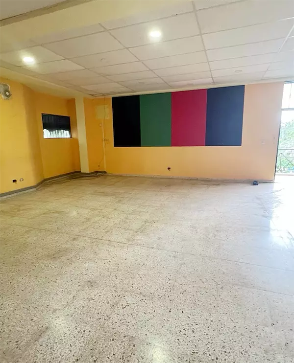 oficinas y locales comerciales - Local comercial en Arroyo hondo  4
