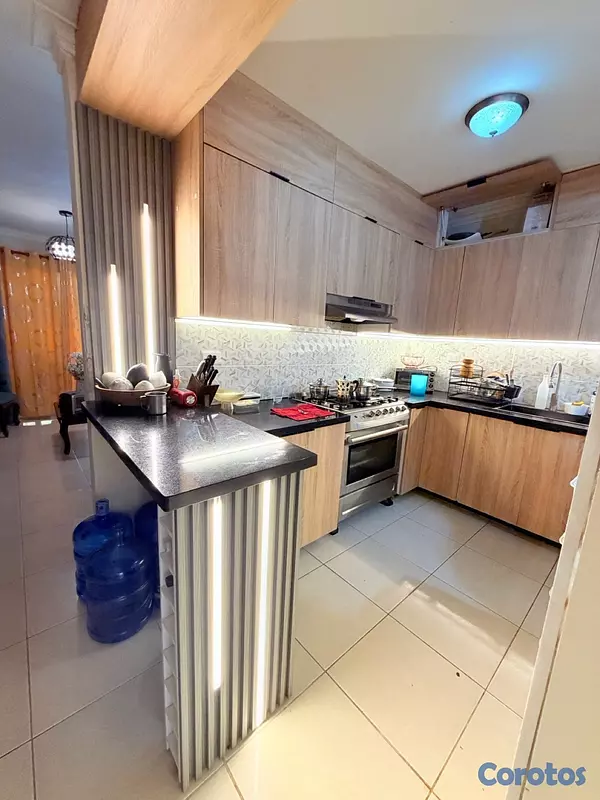apartamentos - venta de apartamento 1er piso en la misma avenida de la autopista de san Isidro  2
