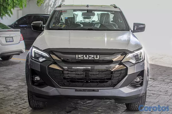 jeepetas y camionetas - Isuzu DMAX 2026 9