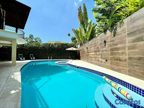 casas vacacionales y villas - Casa de 2 niveles en  alquiler  8