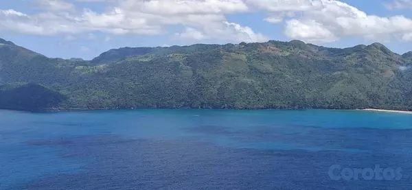 solares y terrenos - venta de solar en Samana República Dominicana con playa privada de 267,502mts 2