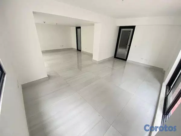 oficinas y locales comerciales - alquiló rosmil loca comercial dos niveles 7 parqueos 4 oficina 4 boa  9