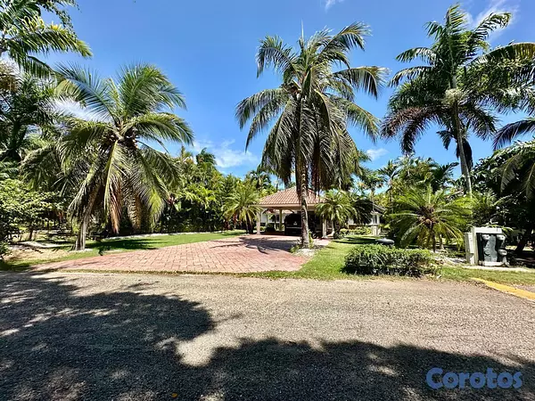 casas vacacionales y villas - VILLA EN METRO COUNTRY CLUB, JUAN DOLIO DE 4 HABITACIONES 4
