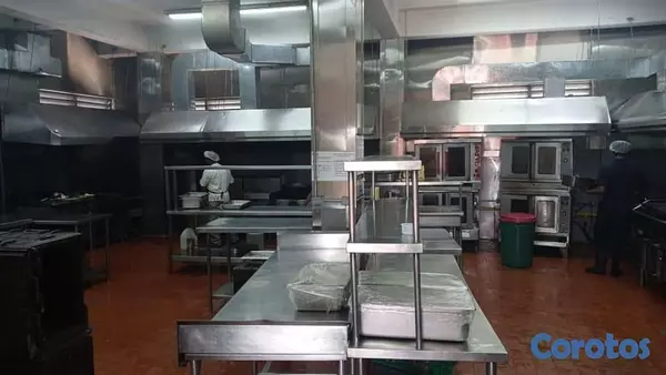 oficinas y locales comerciales - Alquiler de edificio comercial en villa consuelo  10