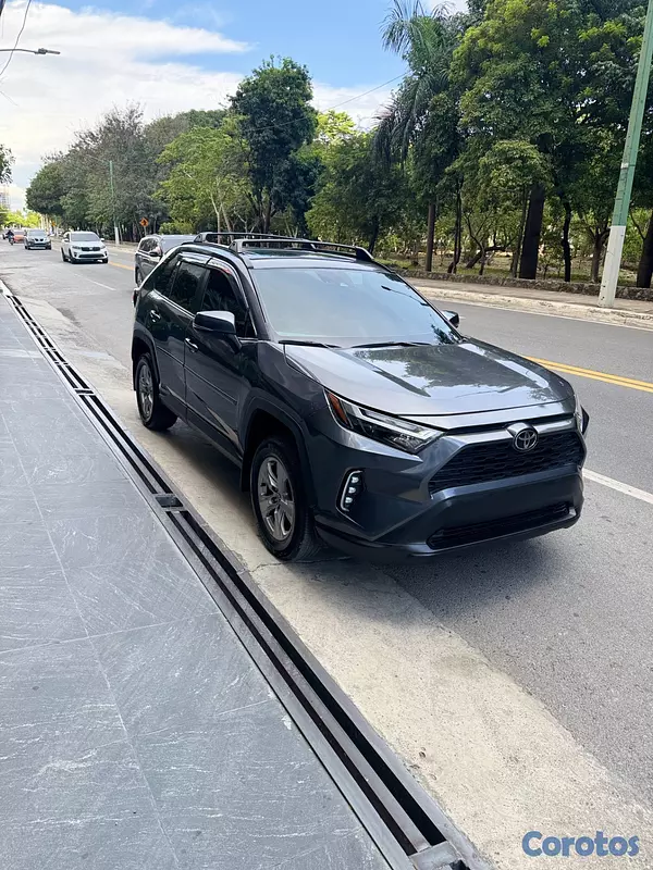 jeepetas y camionetas - Toyota RAV4 XLE 2023 3