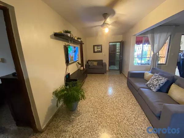 apartamentos - Vendo tercer  independencia klm 7 y medio nivel Dos habitaciones, un baño parque 2
