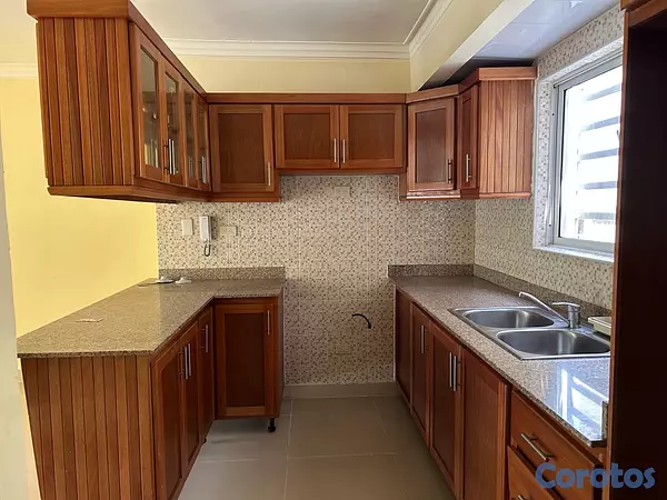 apartamentos - Alquiler Aparamento 2do Nivel, Res. Quintas de Parque. Jacobo Majluta. 4