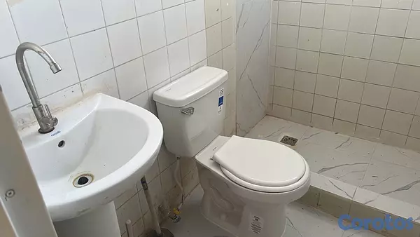 apartamentos - Alquiló apto en Invivienda en la Simón Orozco  8