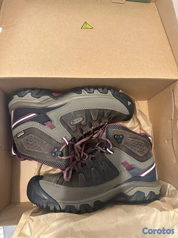 Artículos Deportivos - Botas de senderismo KEEN originales NUEVAS sin uso 3