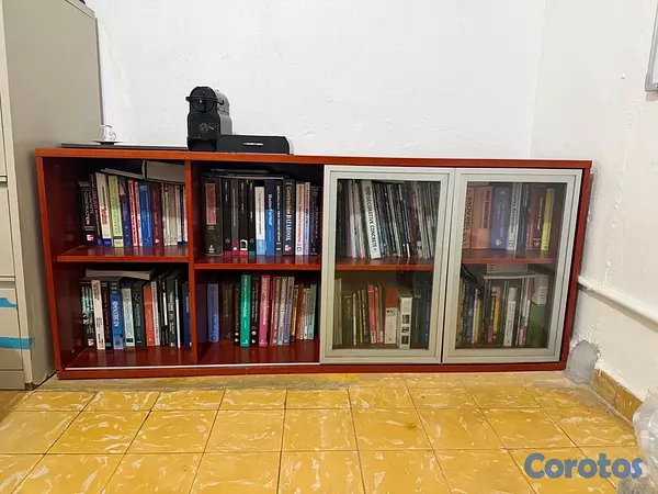 articulos de oficina - Set de Oficina Completo. Escritorio y Credenza.Comprados en Omar Muebles. 7