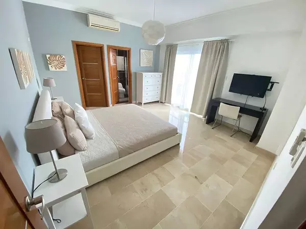 apartamentos - Apartamento en alquiler amueblado Piantini 7
