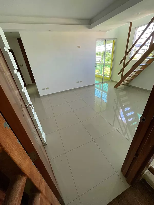 apartamentos - Cuarto Piso con terraza y escalera interna 6