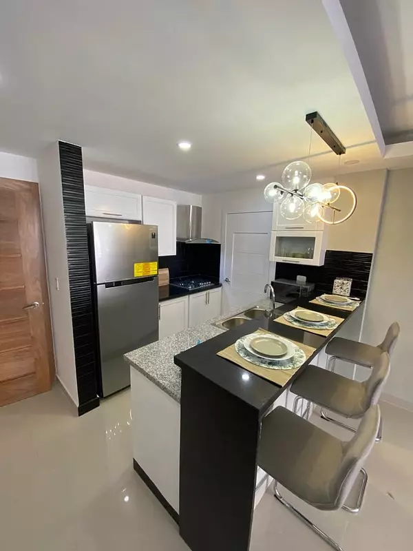 apartamentos - Zona Universitaria, D.N.Apto 100 mts 4to nivel (ascensor)2 HabUS  3