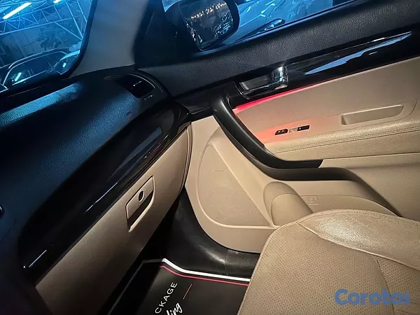 jeepetas y camionetas - Kia Sorento 2013, excelente estado 4